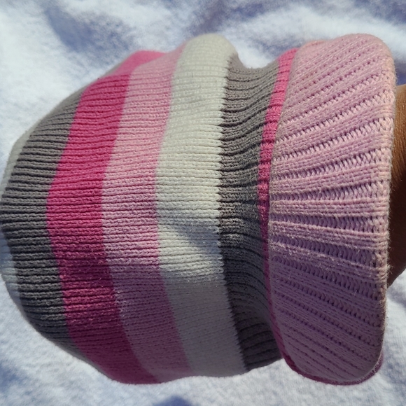 Knit hat - Picture 2 of 4